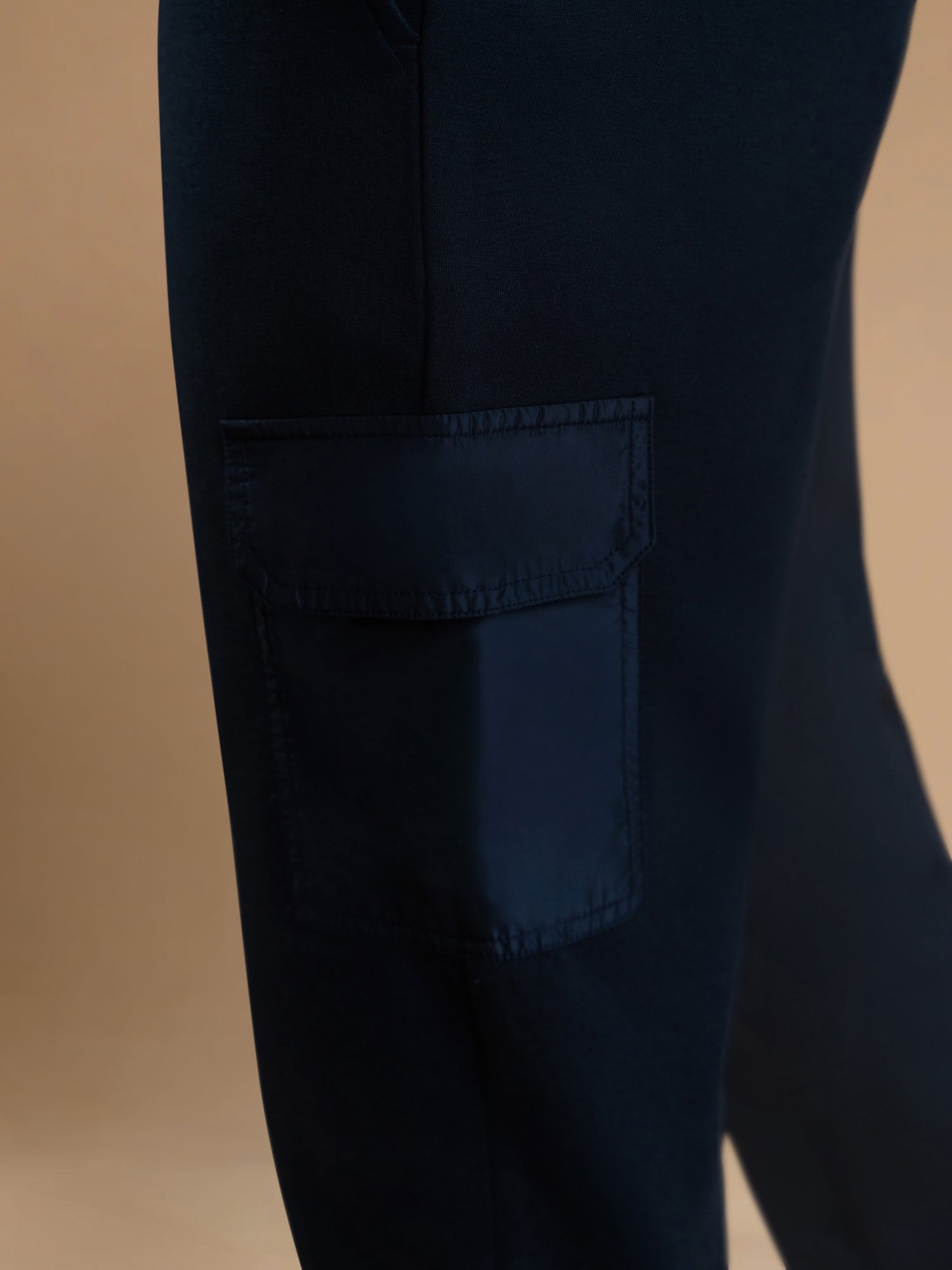 Hybrid Flow Cargo Jogger - Navy